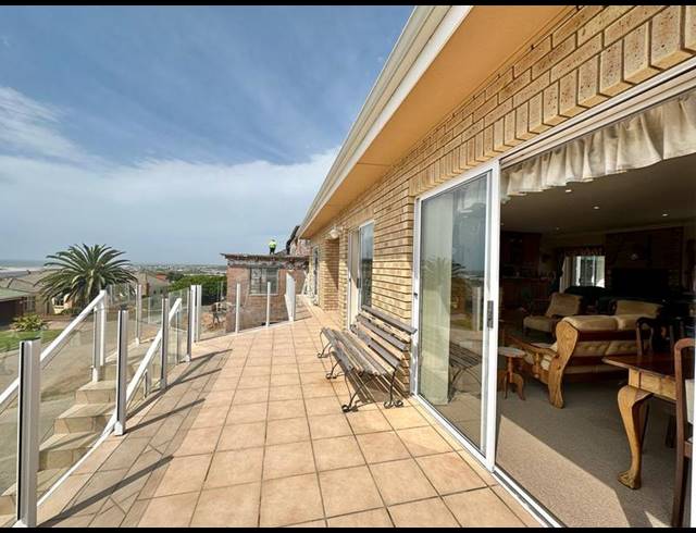 4 BEDROOM HOUSE FOR SALE IN STILBAAI-WES